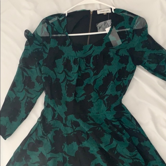 Dress - Picture 4 of 8